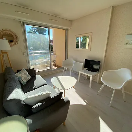 C219 -2 Pieces Avec Parking Proche