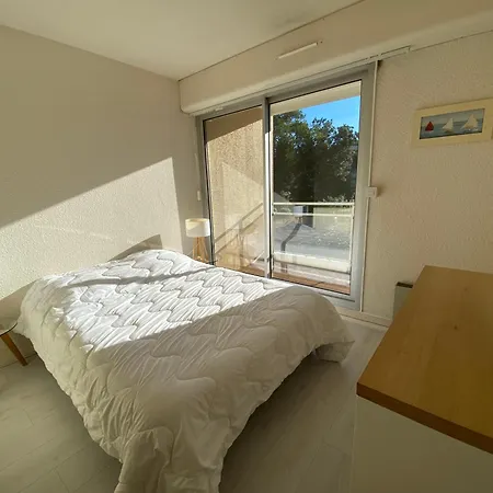 C219 -2 Pieces Avec Parking Proche