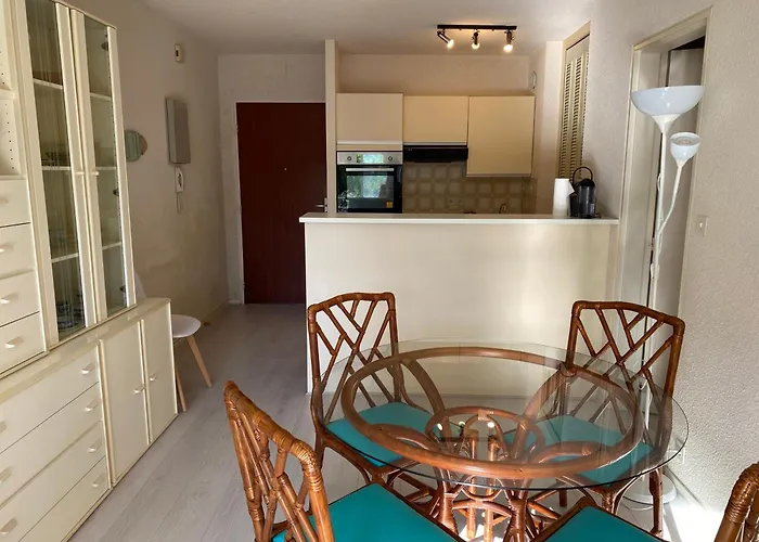 C219 -2 Pieces Avec Parking Proche Lejlighed