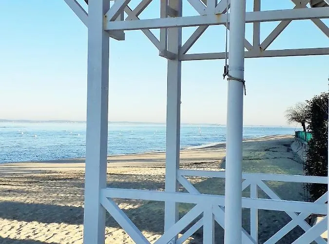 C219 -2 Pieces Avec Parking Proche * Arcachon